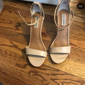 Steve Madden shoes size 9, only worn once.